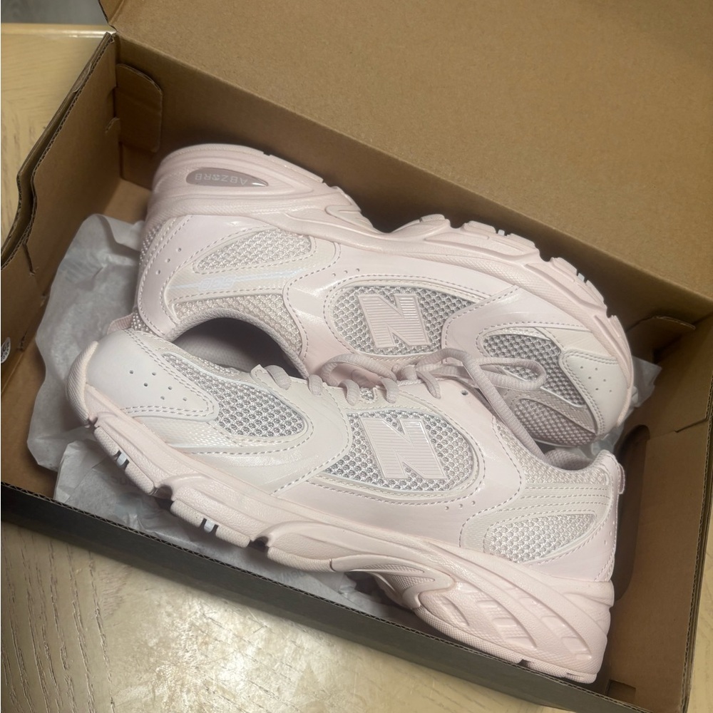 New Balance Women's Light Pink Sneakers